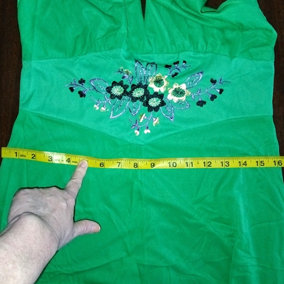 American Vintage :: 70's Queens Way to Fashion Green Halter Embroidered Dress - Picture 12 of 13